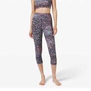 NWT Lululemon Align HR Crop 21” Water Blossom Multi Sz 2